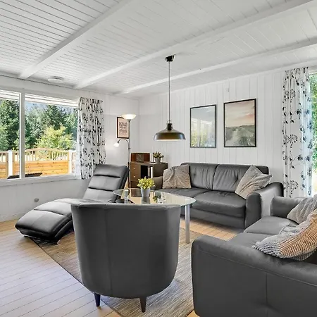 Regnspoven Romo Ix بيت للعطل